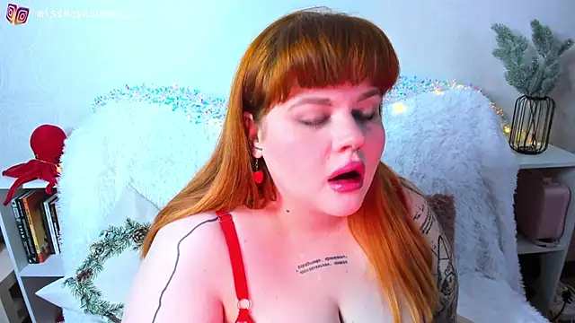 Snapshot of missmayaqueen chatting on 12-16-25, 09:36 missmayaqueen online show from 12-16-25, 09:36