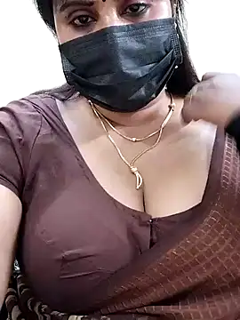 Queenflowerr online show from 01-31-25, 10:42