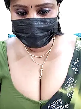 Queenflowerr online show from 03-09-25, 11:36