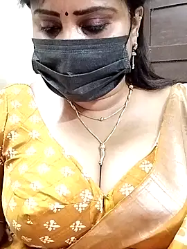 Queenflowerr online show from 03-11-25, 11:01