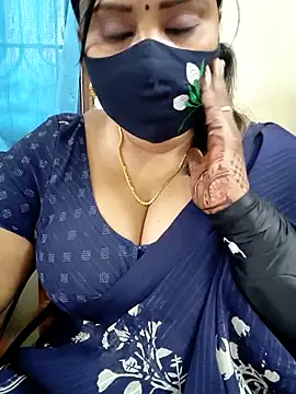 Queenflowerr online show from 02-28-26, 07:42