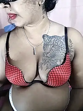 Snapshot of Sexy-Monikaa chatting on 11-28-25, 01:03 Sexy-Monikaa online show from 11-28-25, 01:03