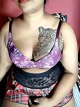 Snapshot of Sexy-Monikaa chatting on 04-26-26, 10:29 Sexy-Monikaa online show from 04-26-26, 10:29