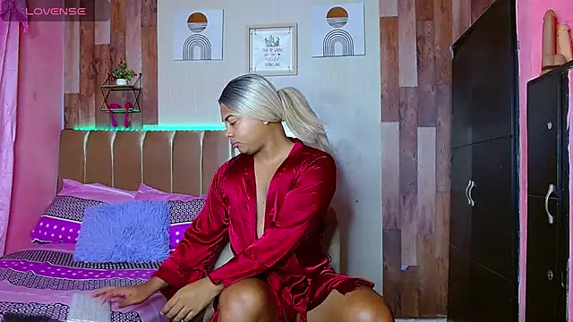 Snapshot of electrabrowns chatting on 02-18-26, 10:22 electrabrowns online show from 02-18-26, 10:22