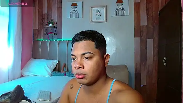 Snapshot of electrabrowns chatting on 02-21-26, 08:10 electrabrowns online show from 02-21-26, 08:10