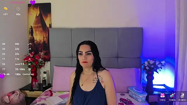 Snapshot of scarlet_hit chatting on 09-23-25, 04:26 scarlet hit online show from 09-23-25, 04:26