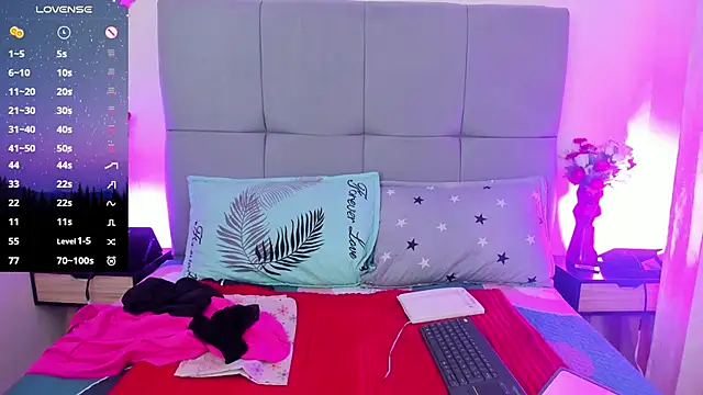 Snapshot of scarlet_hit chatting on 11-29-25, 04:37 scarlet hit online show from 11-29-25, 04:37