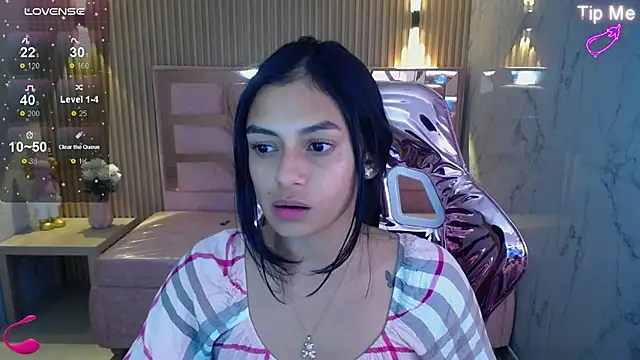 Snapshot of lilith_petit_sub chatting on 01-29-25, 08:04 lilith petit sub online show from 01-29-25, 08:04