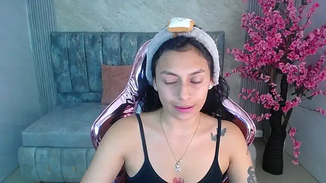 Snapshot of lilith_petit_sub chatting on 02-04-25, 12:44 lilith petit sub online show from 02-04-25, 12:44