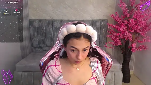 Snapshot of lilith_petit_sub chatting on 09-09-25, 08:30 lilith petit sub online show from 09-09-25, 08:30