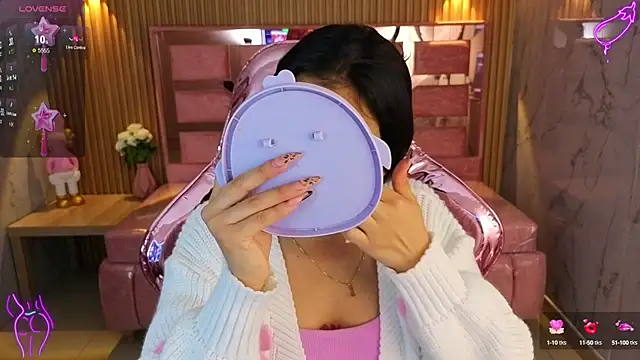 Snapshot of lilith_petit_sub chatting on 09-27-25, 04:06 lilith petit sub online show from 09-27-25, 04:06