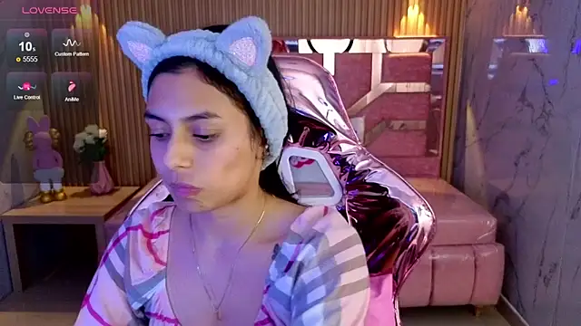 Snapshot of lilith_petit_sub chatting on 10-16-25, 03:18 lilith petit sub online show from 10-16-25, 03:18