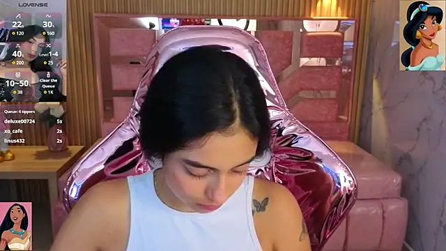 Snapshot of lilith_petit_sub chatting on 11-29-25, 08:28 lilith petit sub online show from 11-29-25, 08:28