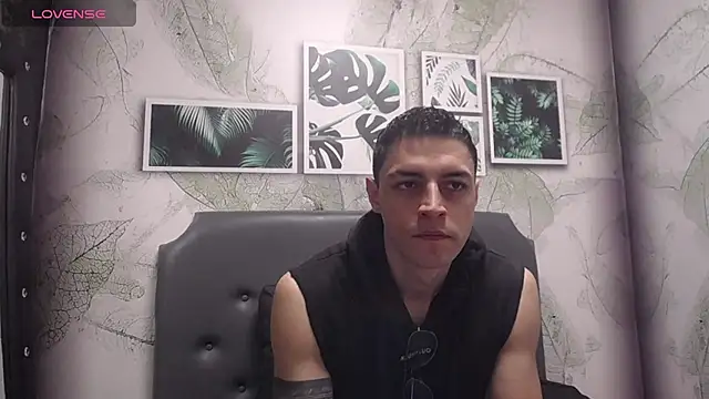 Snapshot of Frank_Millers chatting on 01-31-25, 12:51 Frank Millers online show from 01-31-25, 12:51