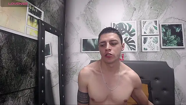 Snapshot of Frank_Millers chatting on 02-03-25, 05:24 Frank Millers online show from 02-03-25, 05:24