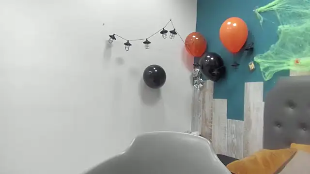 Snapshot of Frank_Millers chatting on 10-24-25, 08:16 Frank Millers online show from 10-24-25, 08:16