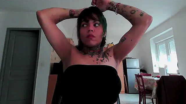 serena  vedette online show from 02-25-25, 08:14