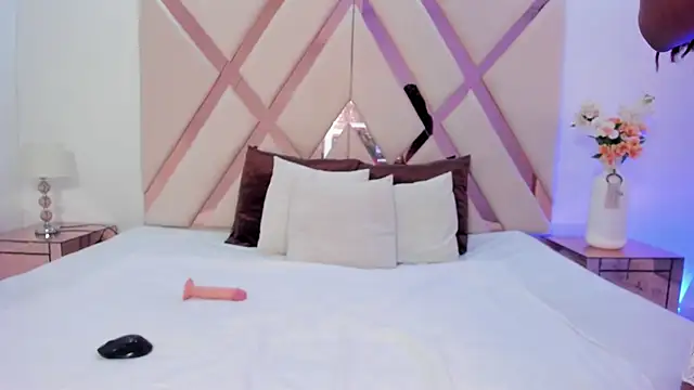 Snapshot of taliarussel chatting on 01-29-25, 10:01 taliarussel online show from 01-29-25, 10:01