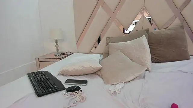 Snapshot of taliarussel chatting on 02-28-25, 01:05 taliarussel online show from 02-28-25, 01:05