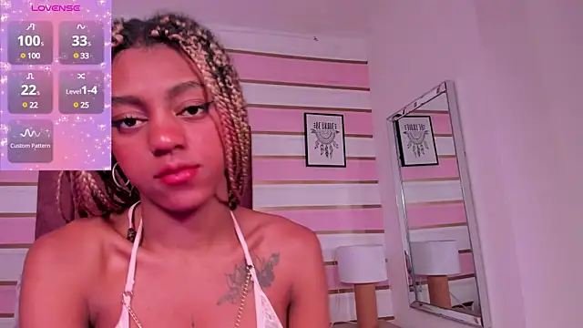 Snapshot of taliarussel chatting on 03-13-25, 09:48 taliarussel online show from 03-13-25, 09:48