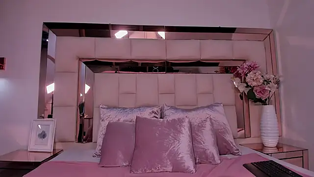 Snapshot of taliarussel chatting on 03-20-25, 10:18 taliarussel online show from 03-20-25, 10:18