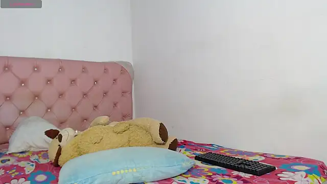 Snapshot of elettra_parisi19 chatting on 02-17-25, 11:42 elettra parisi19 online show from 02-17-25, 11:42
