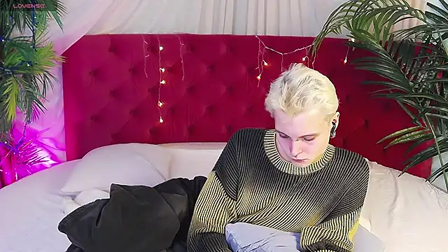 Snapshot of DemianEnglen chatting on 02-02-25, 02:38 DemianEnglen online show from 02-02-25, 02:38