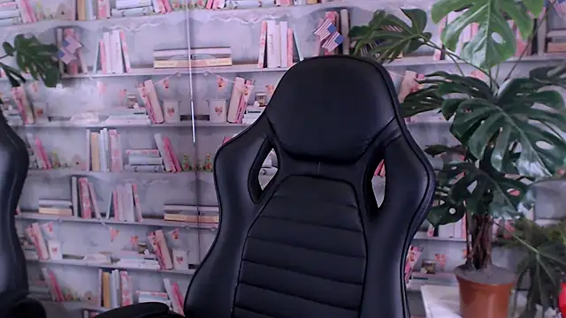 Snapshot of DemianEnglen chatting on 03-20-25, 08:42 DemianEnglen online show from 03-20-25, 08:42