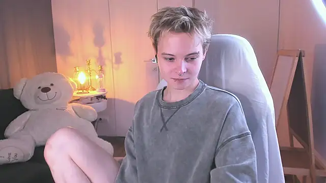 Snapshot of DemianEnglen chatting on 09-13-25, 06:18 DemianEnglen online show from 09-13-25, 06:18