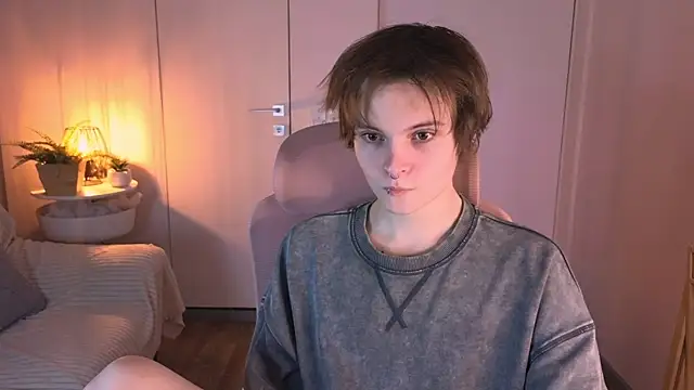 Snapshot of DemianEnglen chatting on 04-23-26, 10:23 DemianEnglen online show from 04-23-26, 10:23