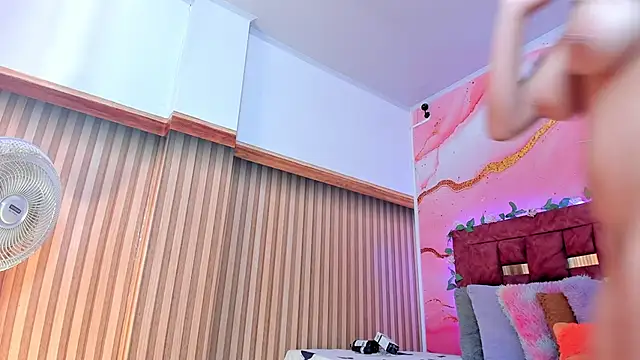 scarlett  evans  online show from 02-24-25, 06:26