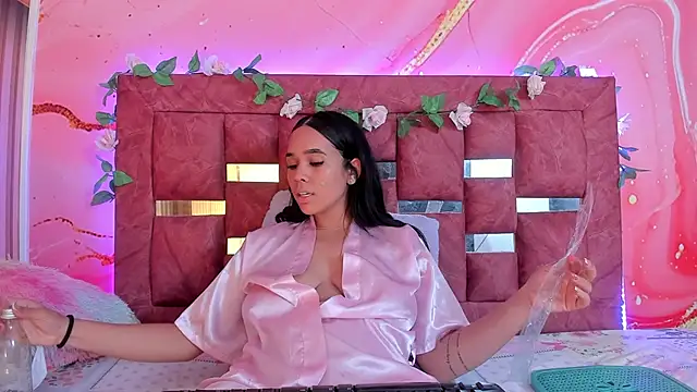 scarlett  evans  online show from 03-14-25, 09:10