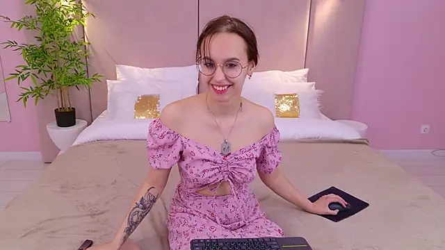 SandraTucker online show from 02-23-25, 06:07