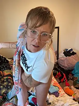 I am babydoll online show from 11-04-25, 09:03