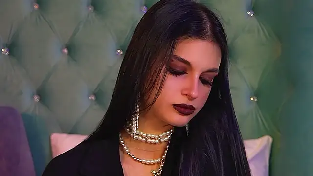 Snapshot of BeverlyMost chatting on 11-04-25, 06:07 BeverlyMost online show from 11-04-25, 06:07