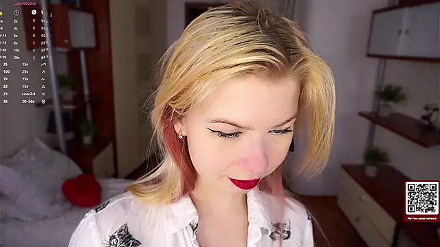 LynetHakes online show from 12-21-25, 09:22