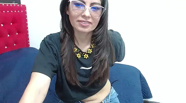 Snapshot of ShairaMarss chatting on 01-21-25, 02:59 ShairaMarss online show from 01-21-25, 02:59