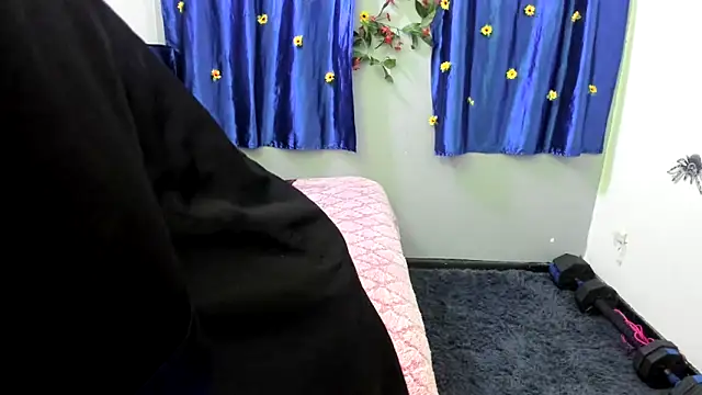 Snapshot of ShairaMarss chatting on 11-16-25, 12:11 ShairaMarss online show from 11-16-25, 12:11