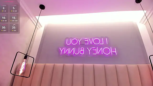 Snapshot of Naomymonroe_ chatting on 07-14-26, 10:21 Naomymonroe online show from 07-14-26, 10:21