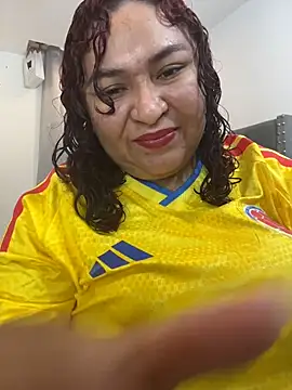 Snapshot of KarlaWild chatting on 06-17-26, 03:02 KarlaWild online show from 06-17-26, 03:02