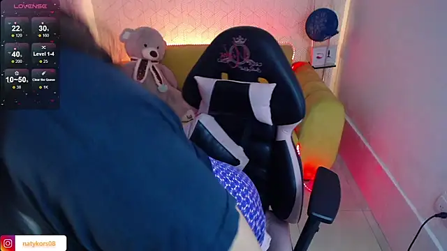 Snapshot of natyk_m chatting on 02-04-25, 07:22 natyk m online show from 02-04-25, 07:22