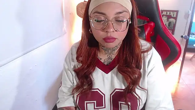 Snapshot of natyk_m chatting on 09-26-25, 02:32 natyk m online show from 09-26-25, 02:32