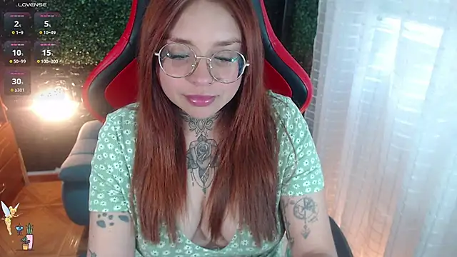 Snapshot of natyk_m chatting on 11-29-25, 10:02 natyk m online show from 11-29-25, 10:02