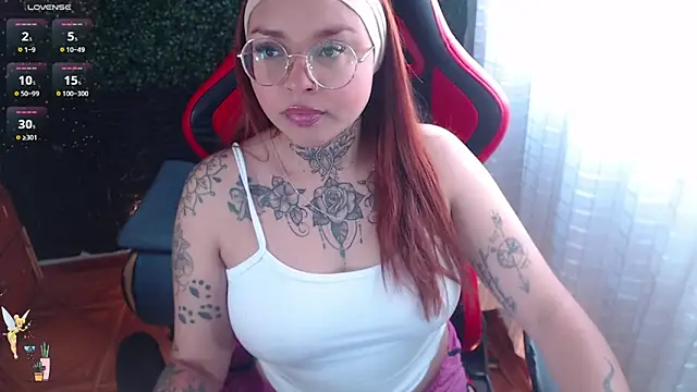 Snapshot of natyk_m chatting on 11-30-25, 04:11 natyk m online show from 11-30-25, 04:11