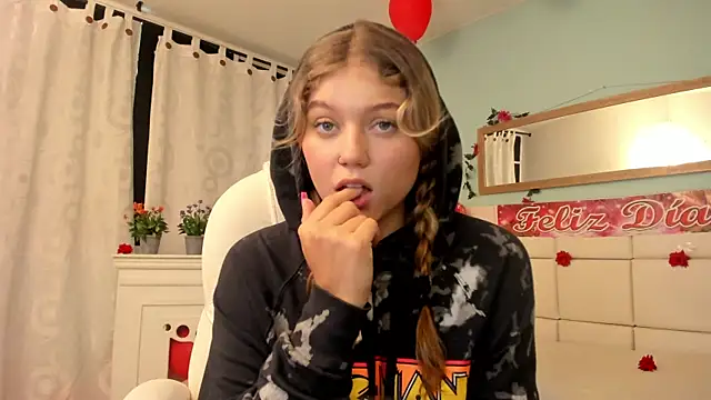 alaia greyy online show from 02-18-25, 02:16