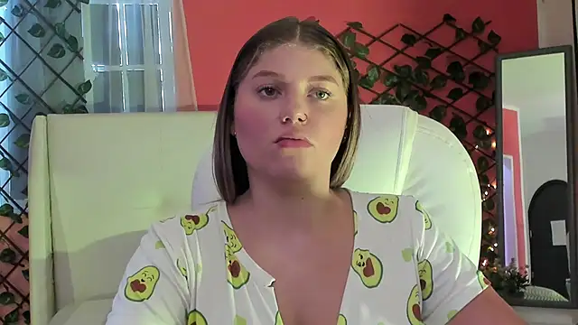Snapshot of alaia_greyy chatting on 05-19-26, 12:55 alaia greyy online show from 05-19-26, 12:55