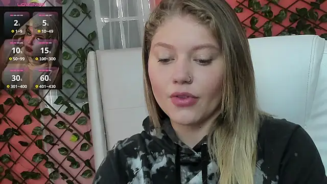Snapshot of alaia_greyy chatting on 07-02-26, 12:44 alaia greyy online show from 07-02-26, 12:44