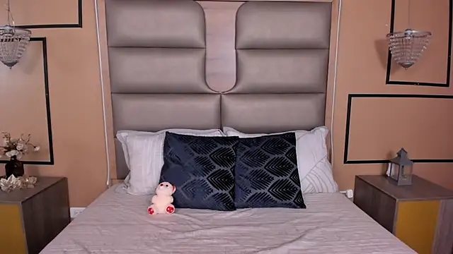 CAYLINCOLLINS online show from 09-30-25, 03:22