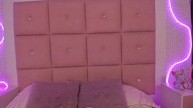 CAYLINCOLLINS online show from 02-10-26, 03:54