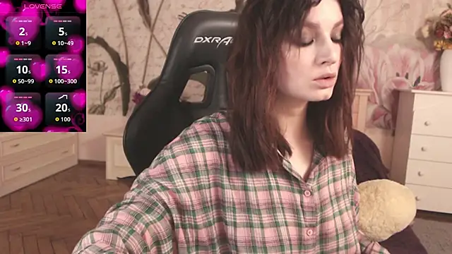 Snapshot of BritneyBarker chatting on 11-29-25, 02:36 BritneyBarker online show from 11-29-25, 02:36